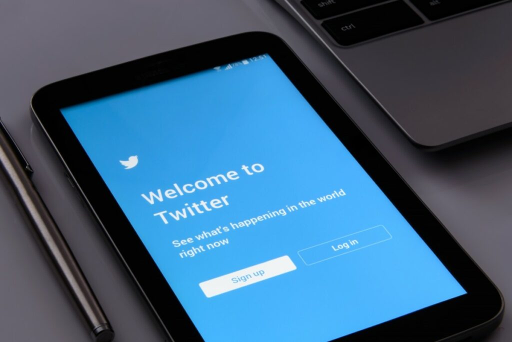 How to Change Twitter Language Without Logging in